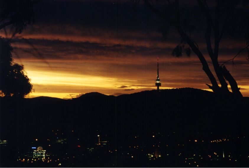 canberra at twilight, outline of telsra tower