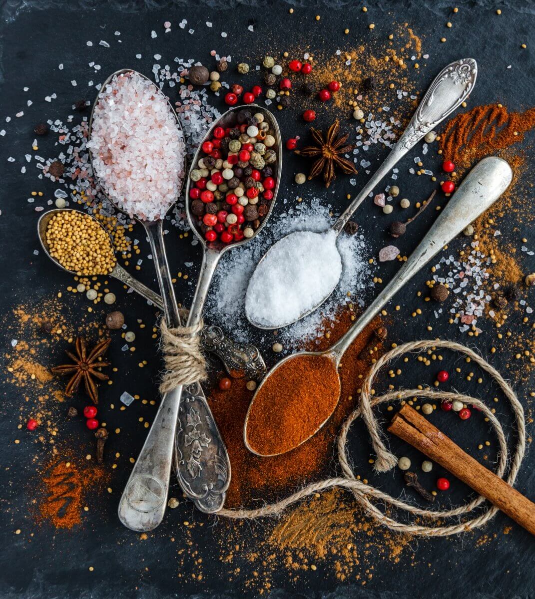 A picture of spices and spoons