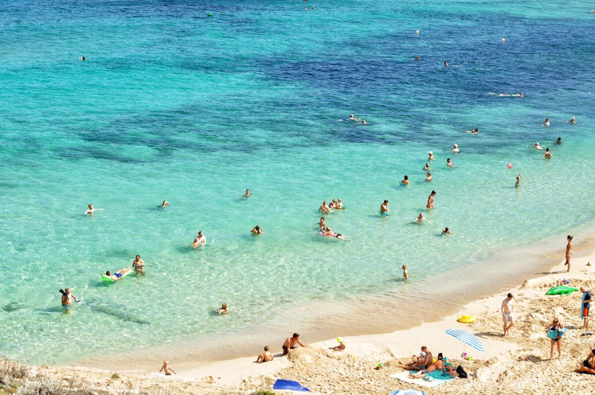 Shark nets and culls don't necessarily make Australian beaches safer